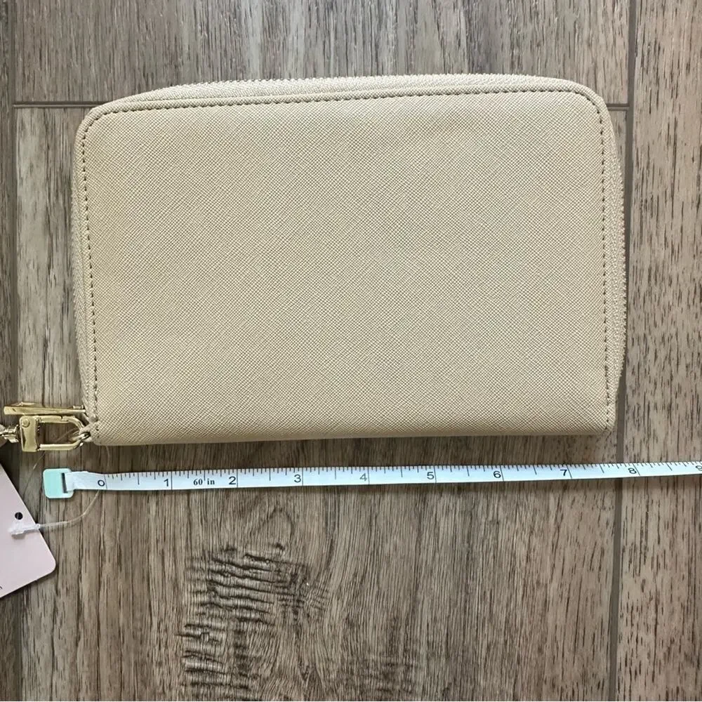 NEW! Lost + Wander Beige Wristlet Clutch,‎ Passport Holder, Travel, Beige